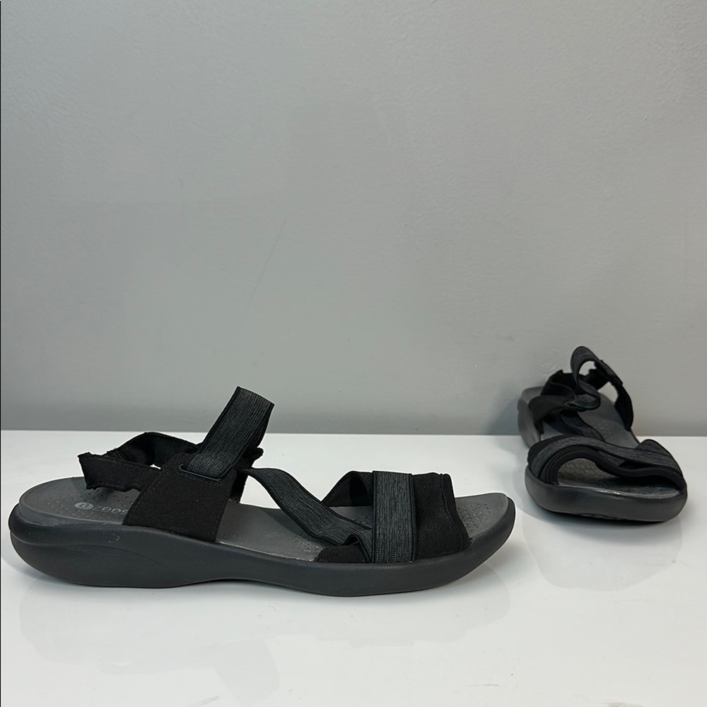 BZEES Chance Washable Strappy Sandals Size 11